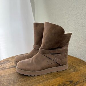 Women’s Size 9 Brown Fur Boots